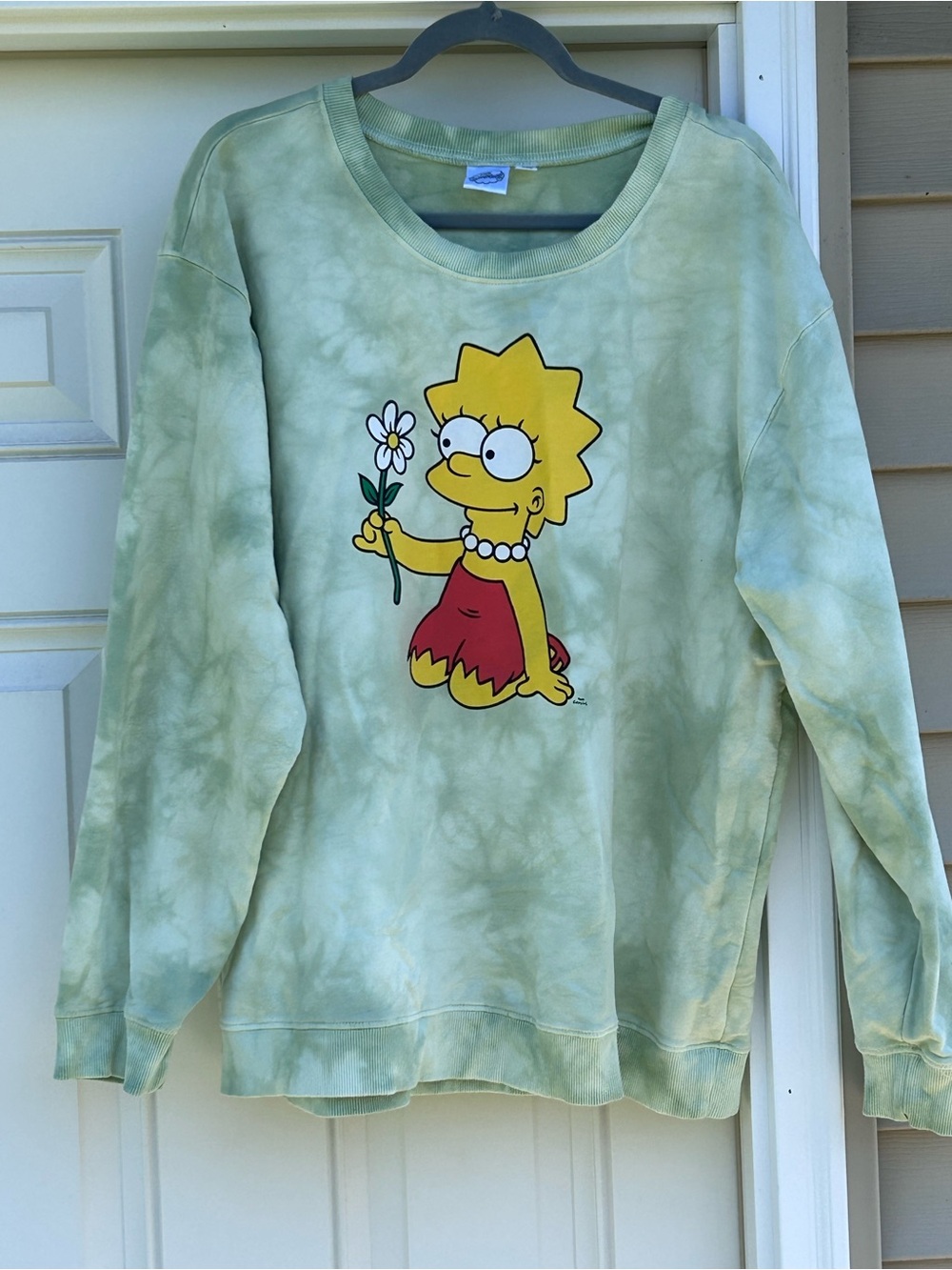 Lisa Simpson sweatshirt and shorts set
